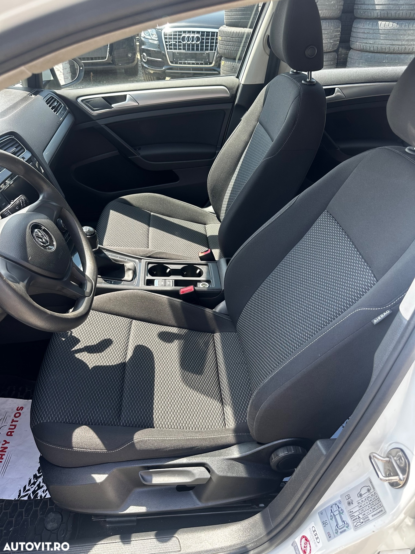 Volkswagen Golf - 13