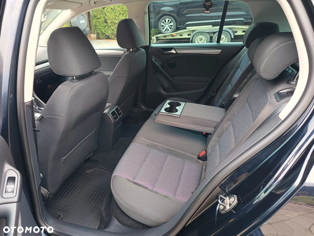 Volkswagen Golf 1.6 TDI DPF DSG Style - 31