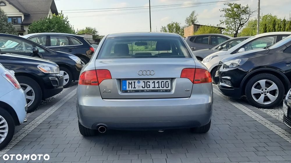 Audi A4 Limousine - 5