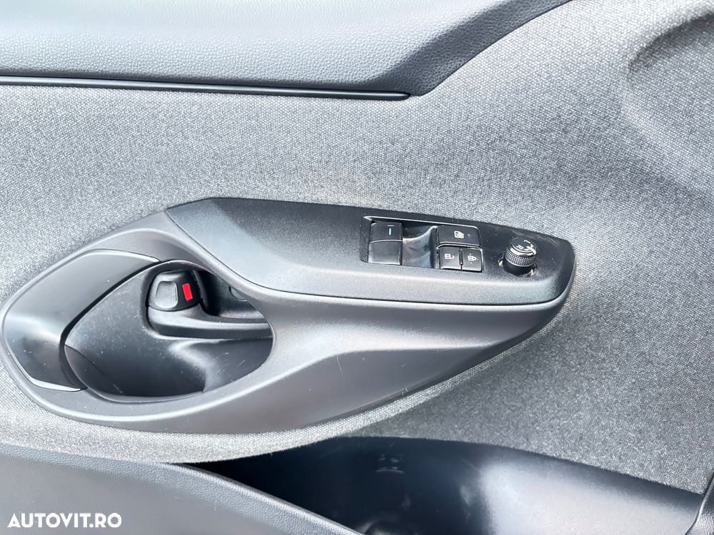 Toyota Yaris 1.5 VVT-i HSD Dynamic - 10