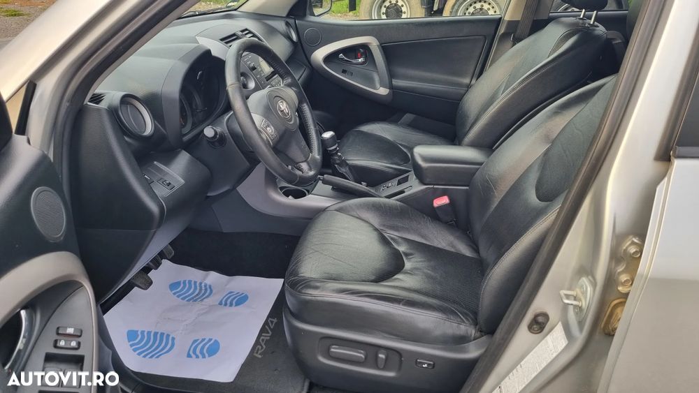 Toyota RAV4 - 5