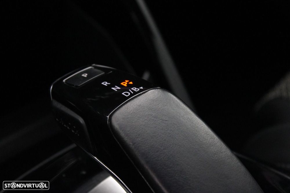 Peugeot e-2008 50 kWh GT - 27
