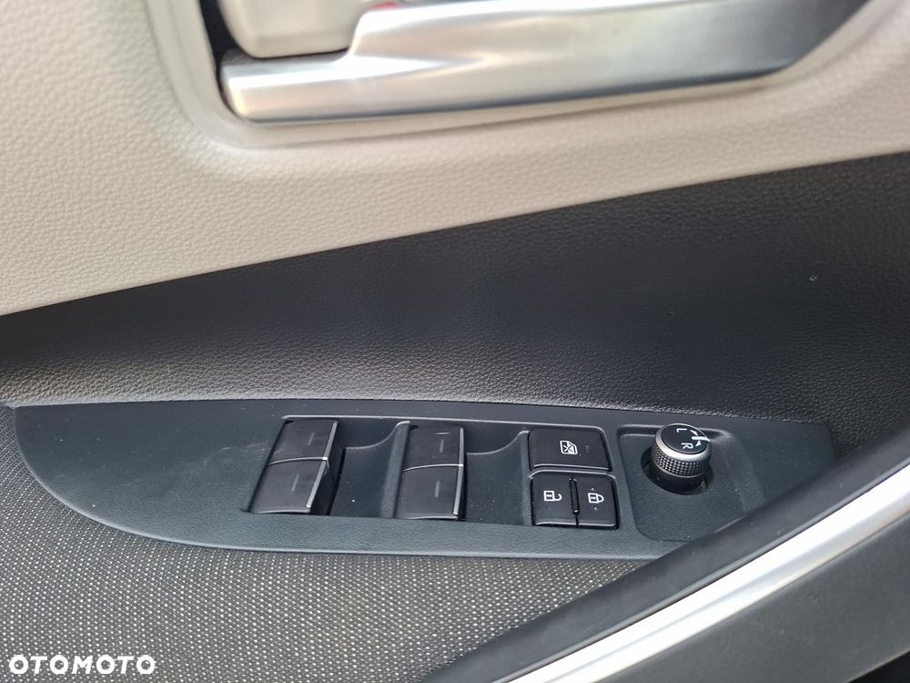 Toyota Corolla 1.8 Hybrid Comfort - 21