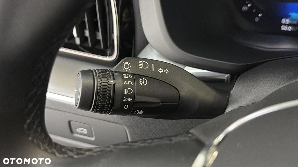 Volvo XC 60 B4 D AWD Core - 28
