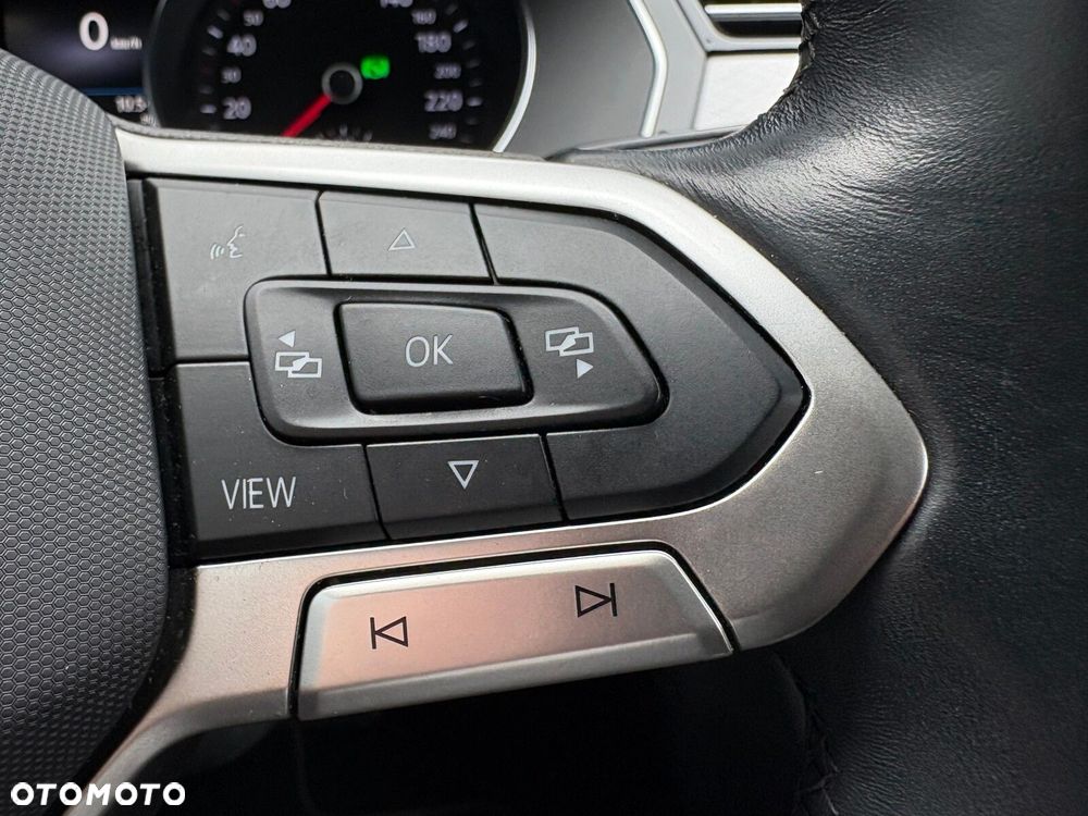 Volkswagen Passat - 24