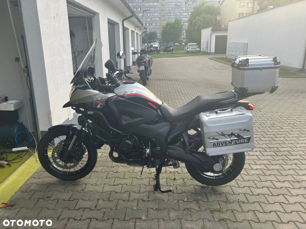 Honda VFR - 4