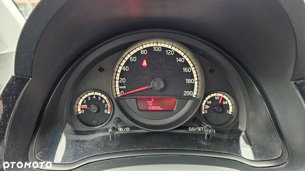 Volkswagen Up 2014 photo 2