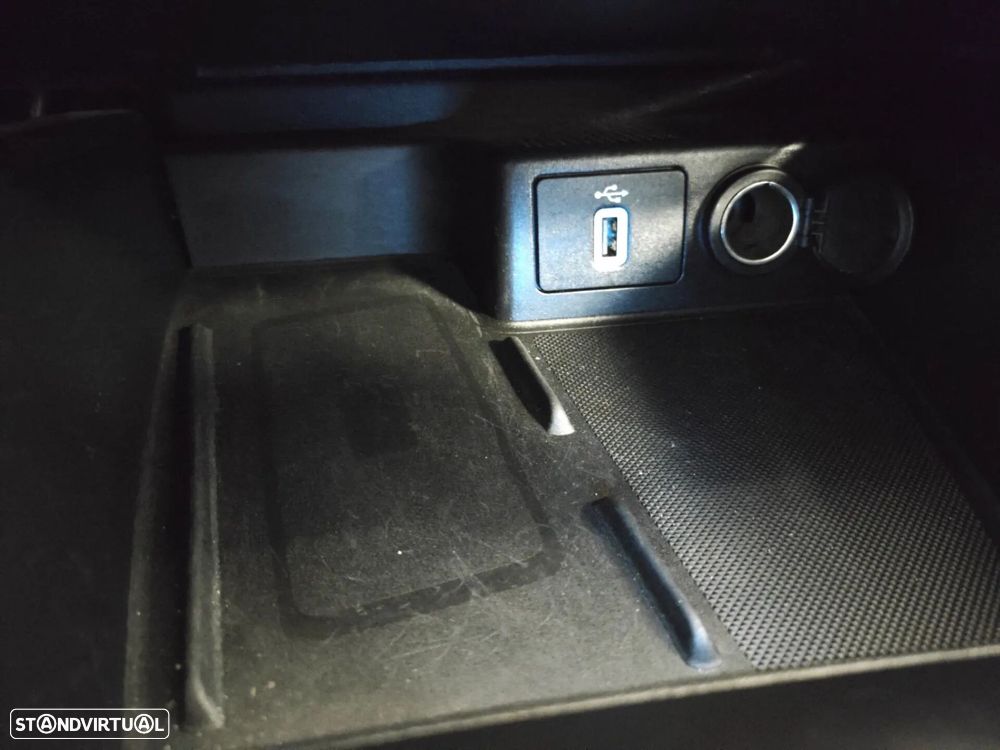 Ford Focus SW 1.0 EcoBoost MHEV Connected - 36