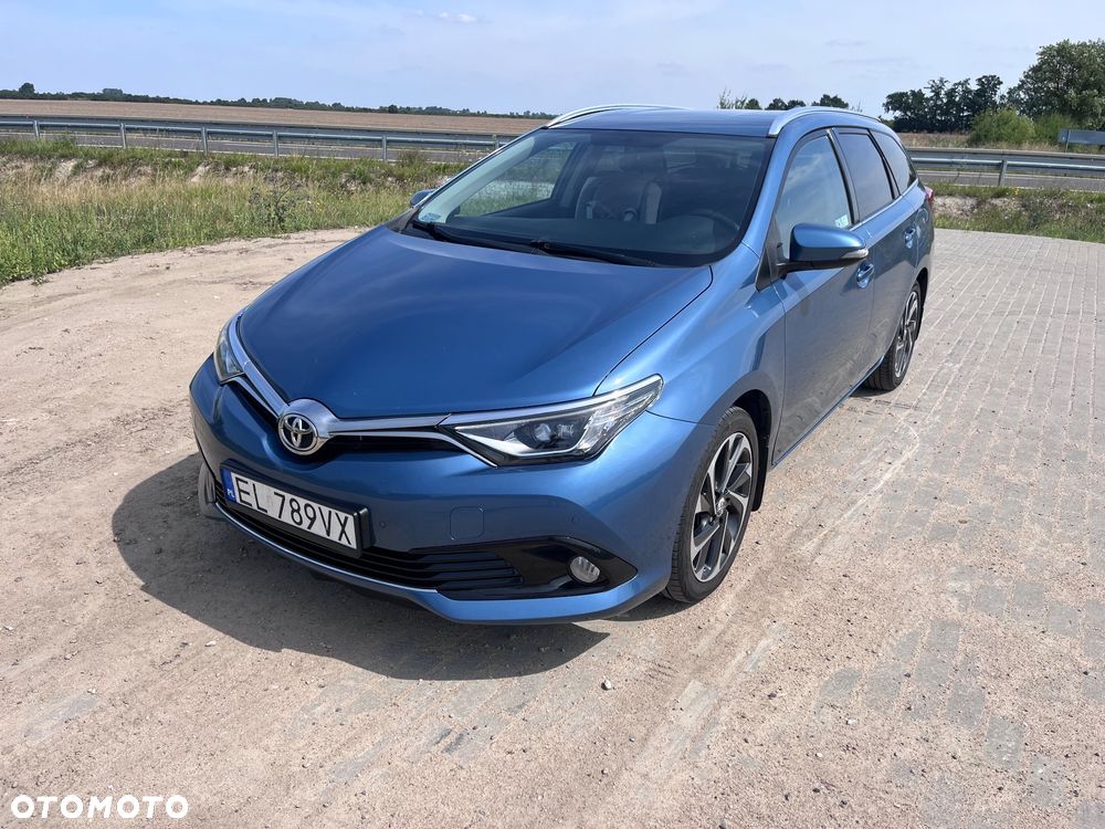 Toyota Auris 1.6 Premium + - 3