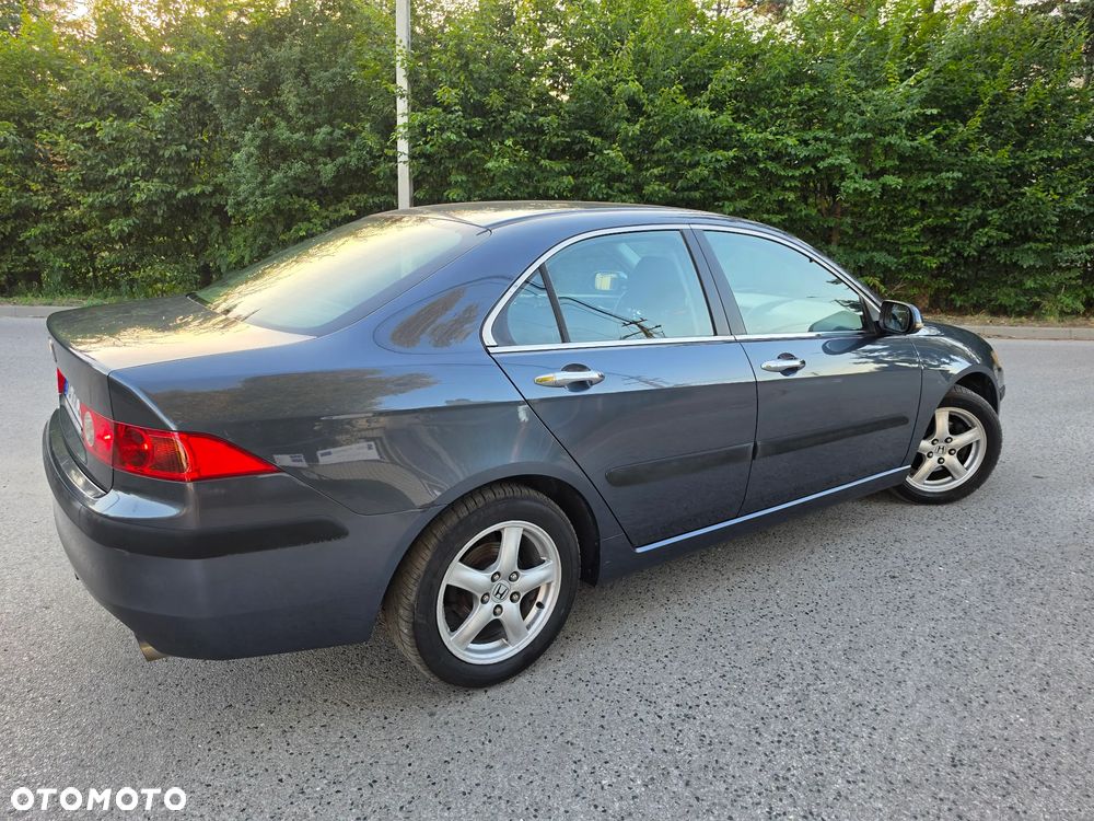 Honda Accord 2.0 ES - 23