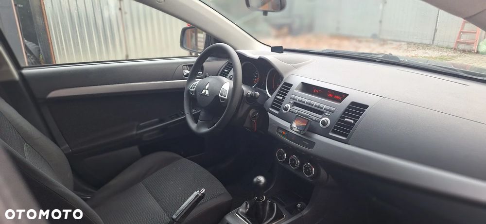 Mitsubishi Lancer - 7