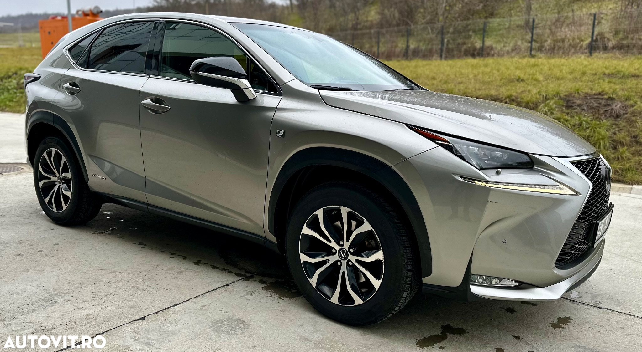 Lexus Seria NX 300h F Sport - 4