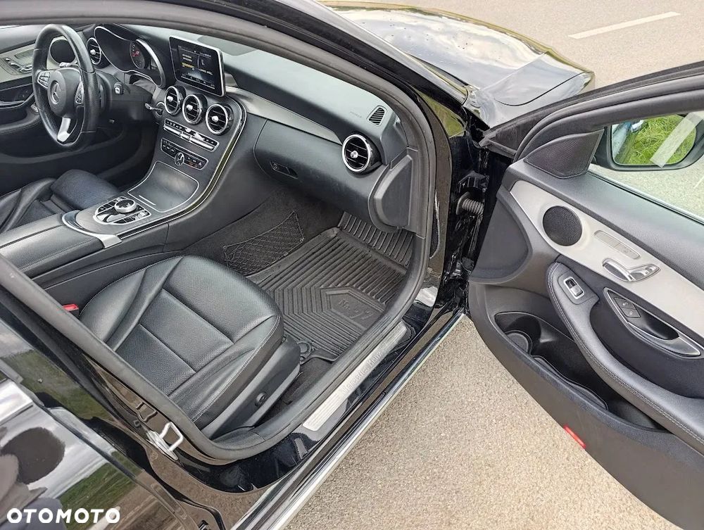 Mercedes-Benz Klasa C 300 9G-TRONIC - 11