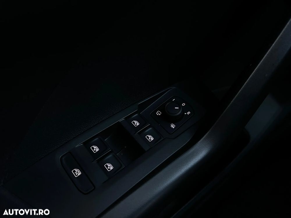 Volkswagen T-Cross 1.0 TSI DSG Life - 17