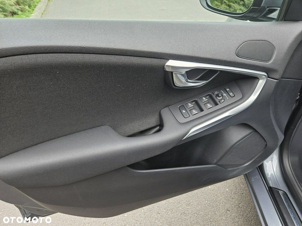 Volvo V40 D2 Momentum - 13