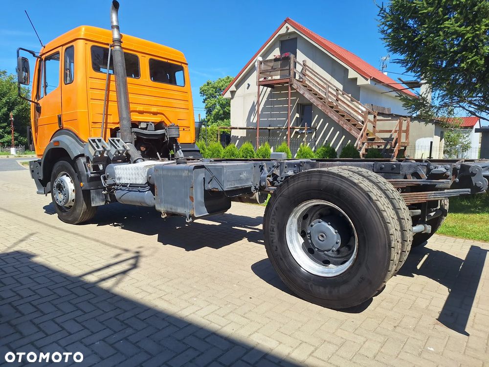 Mercedes-Benz SK 1824 - 8