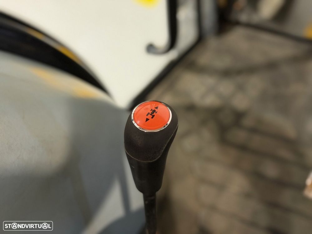 New Holland TD5050 Cabine AC 4RM - 10