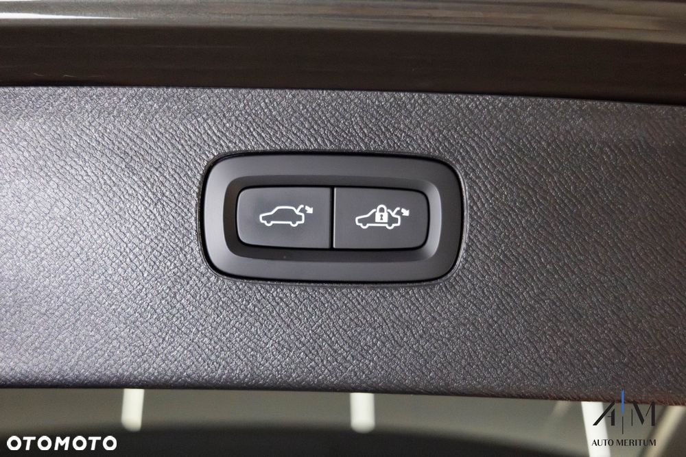 Volvo XC 90 B5 D AWD Ultimate Dark - 39