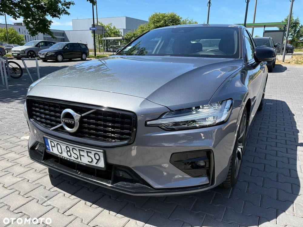 Volvo S60 B4 B R-Design - 1