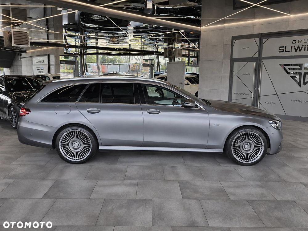 Mercedes-Benz Klasa E 300 de 4-Matic AMG - 11