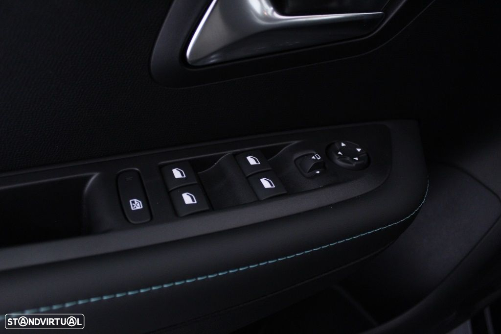Peugeot 208 1.2 PureTech Allure Pack - 20
