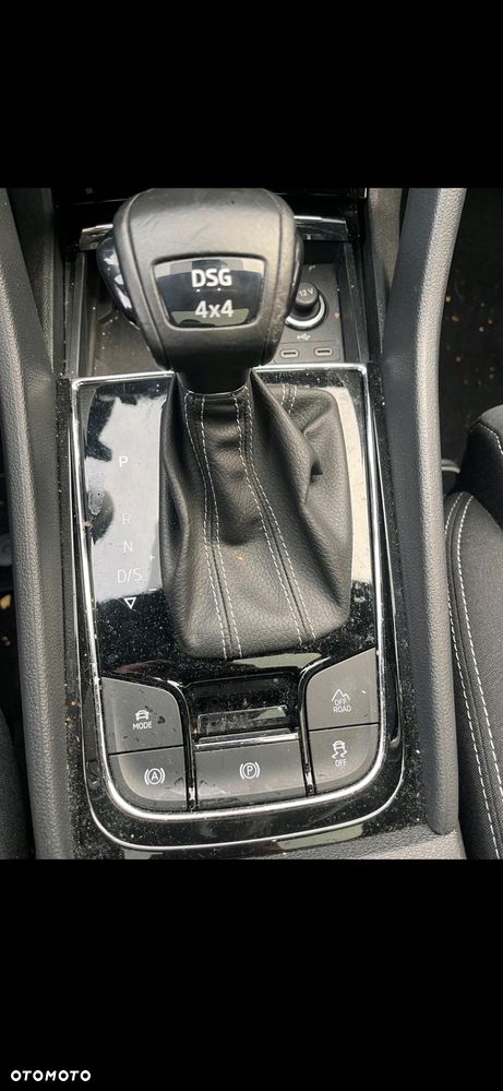 Skoda Karoq 2.0 TDI SCR 4x4 DSG Sportline - 10