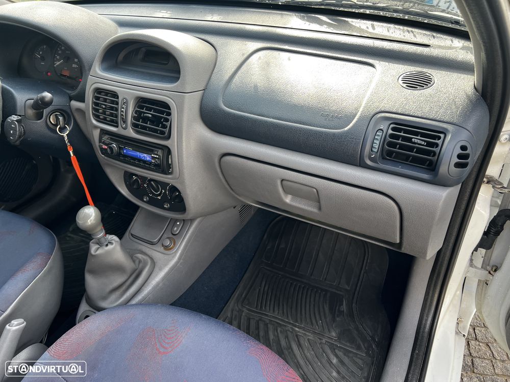 Renault Clio 1.5 dCi Extreme - 8