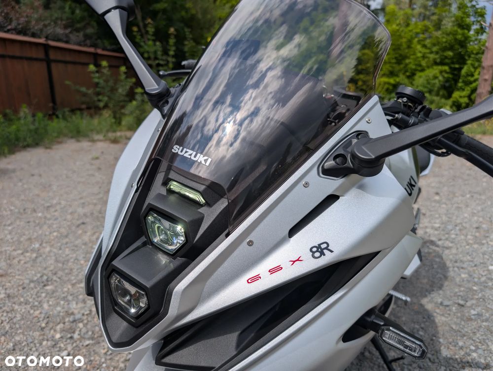 Suzuki GSX - 13