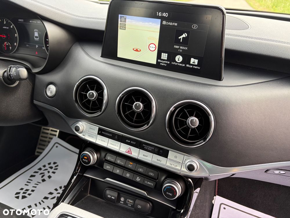 Kia Stinger - 11