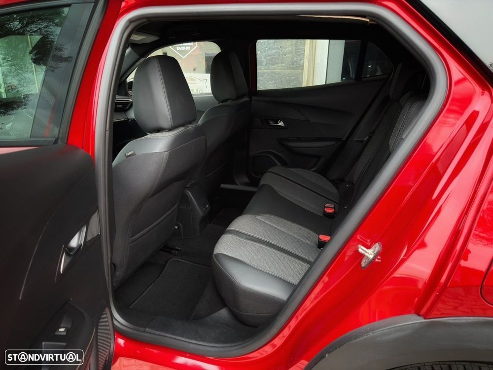 Peugeot 2008 PureTech 130 EAT8 GT - 8