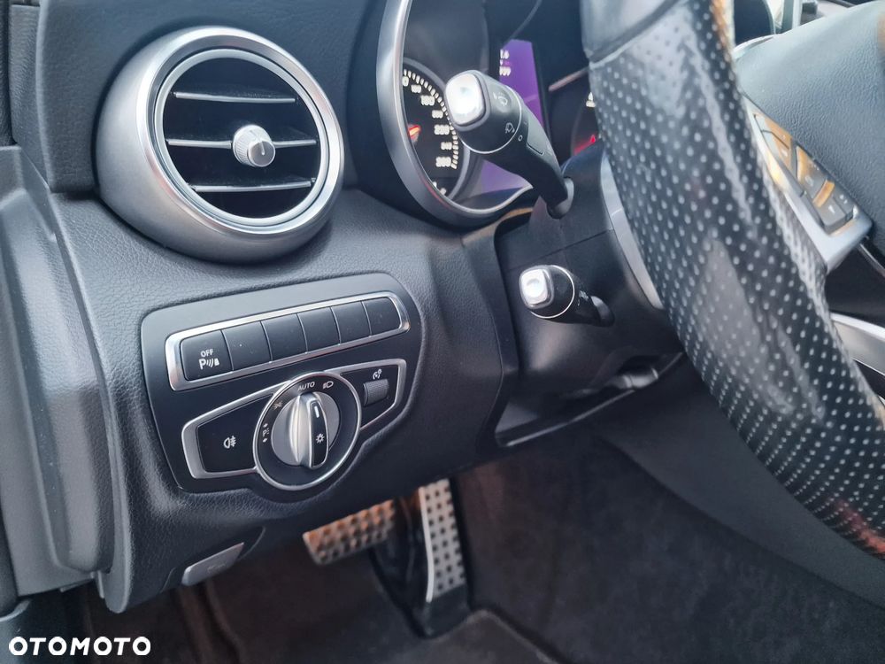 Mercedes-Benz Klasa C 200 4-Matic 9G-Tronic - 34