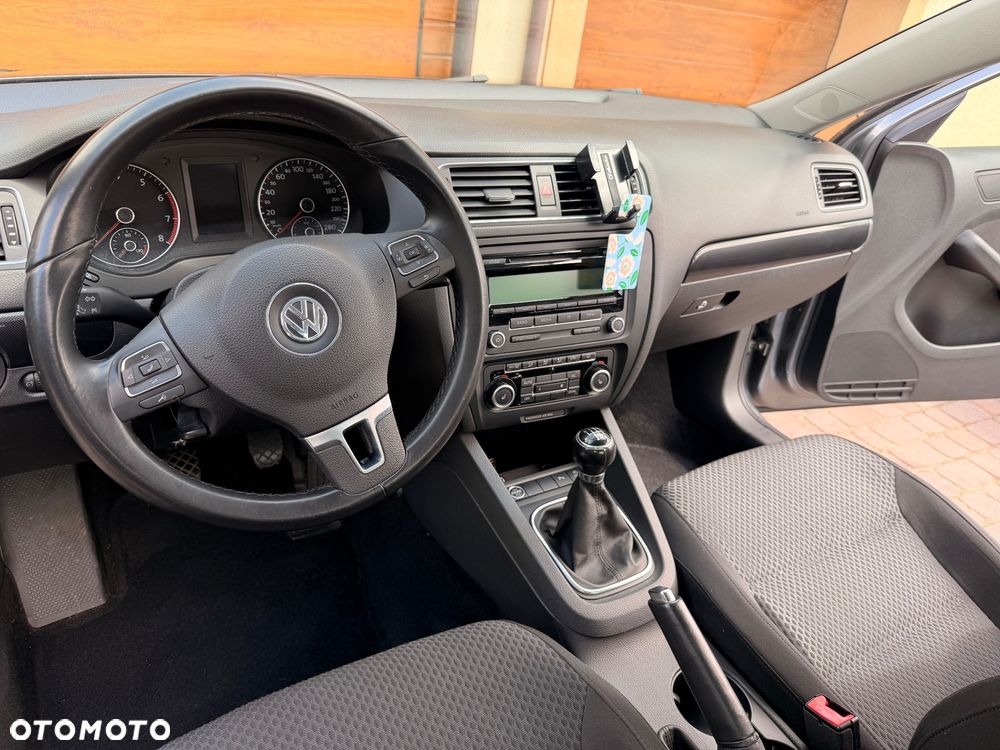 Volkswagen Jetta - 23