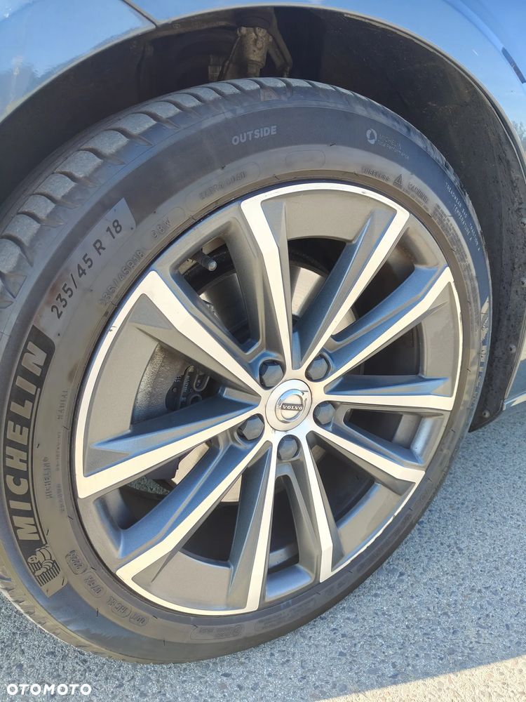 Volvo V60 B3 B DKG Momentum - 16