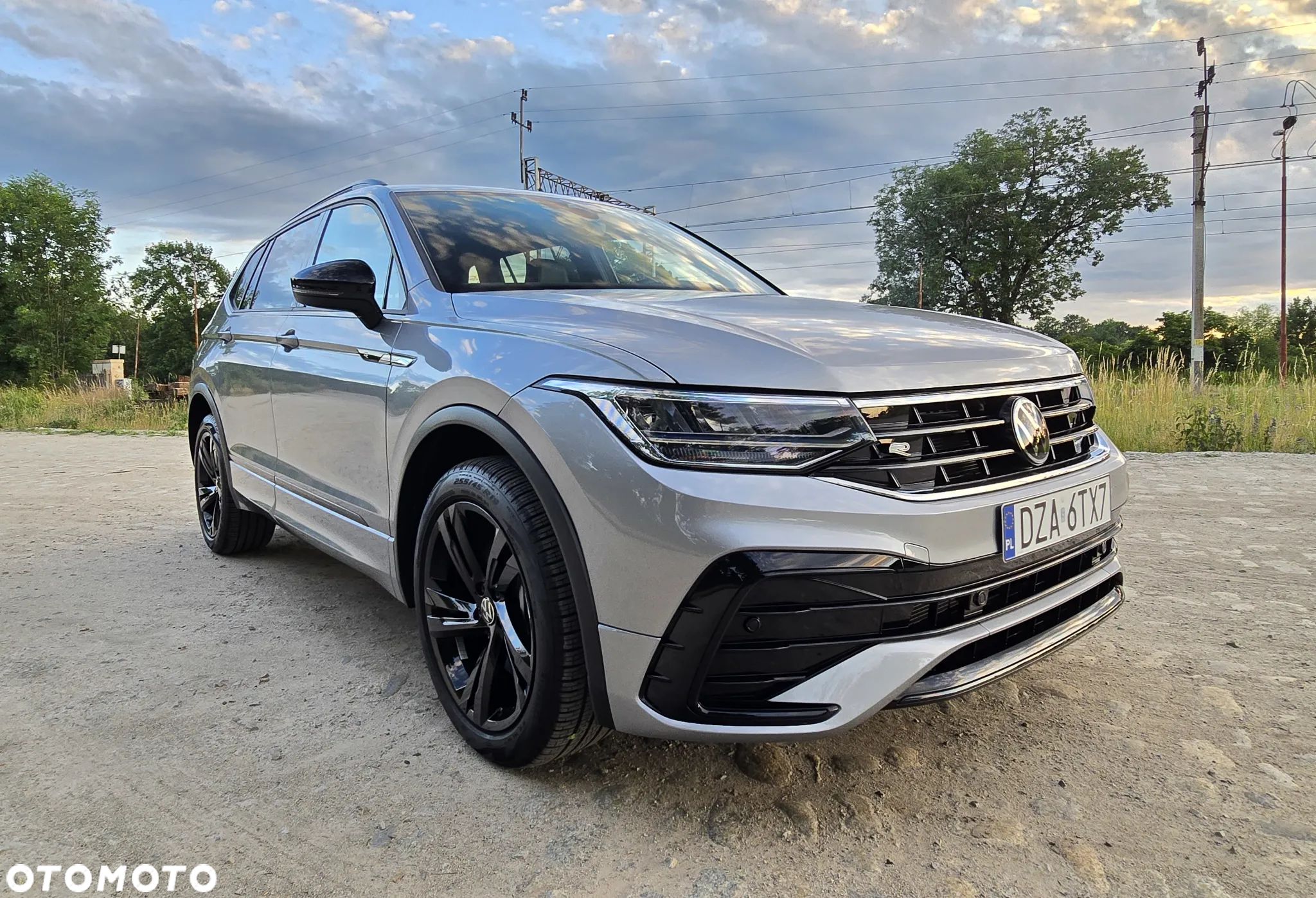 Volkswagen Tiguan - 1