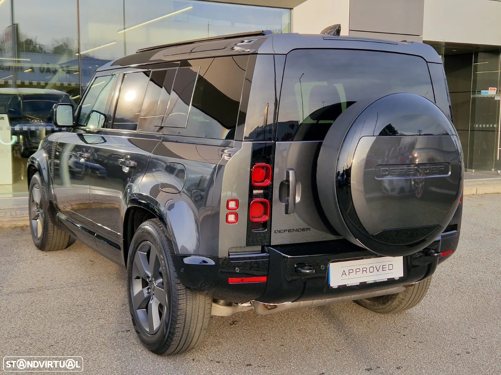 Land Rover Defender 2.0 P300e 110 AWD X-Dynamic SE - 7