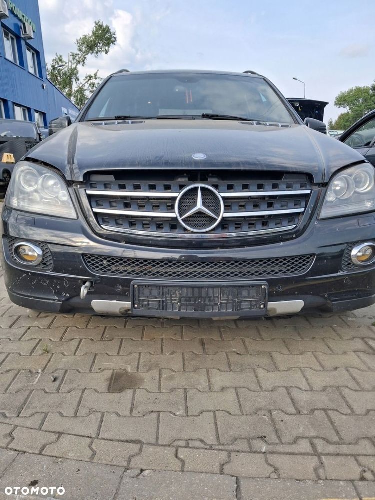 MERCEDES ML W164 LIFT 08-11 zderzak przód C197 PDC SPRYSK - 2
