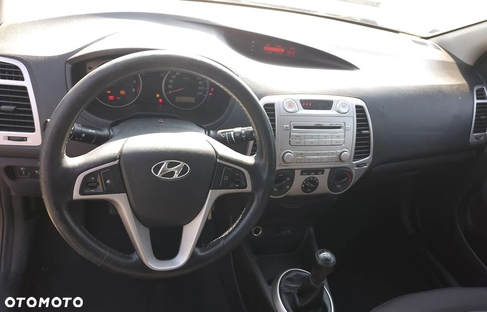 DESKA ROZDZIELCZA KONSOLA KOKPIT AIRBAG EU HYUNDAI i20 I 1.2 78KM 08-12 - 1