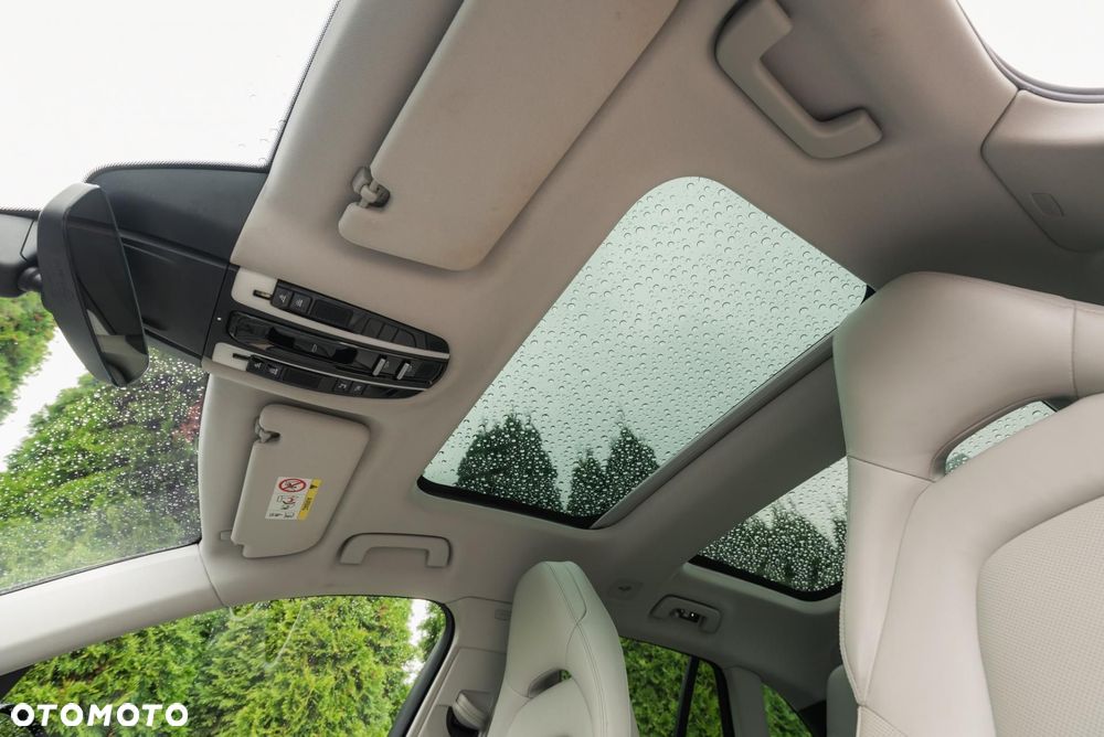 Porsche Panamera - 35