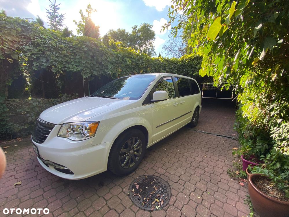 Chrysler Town & Country 3.6 Limited - 1