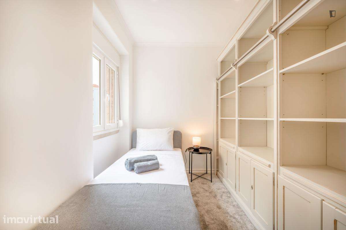 Quarto - localizado em Alameda Lisbon - Grande imagem: 2/21