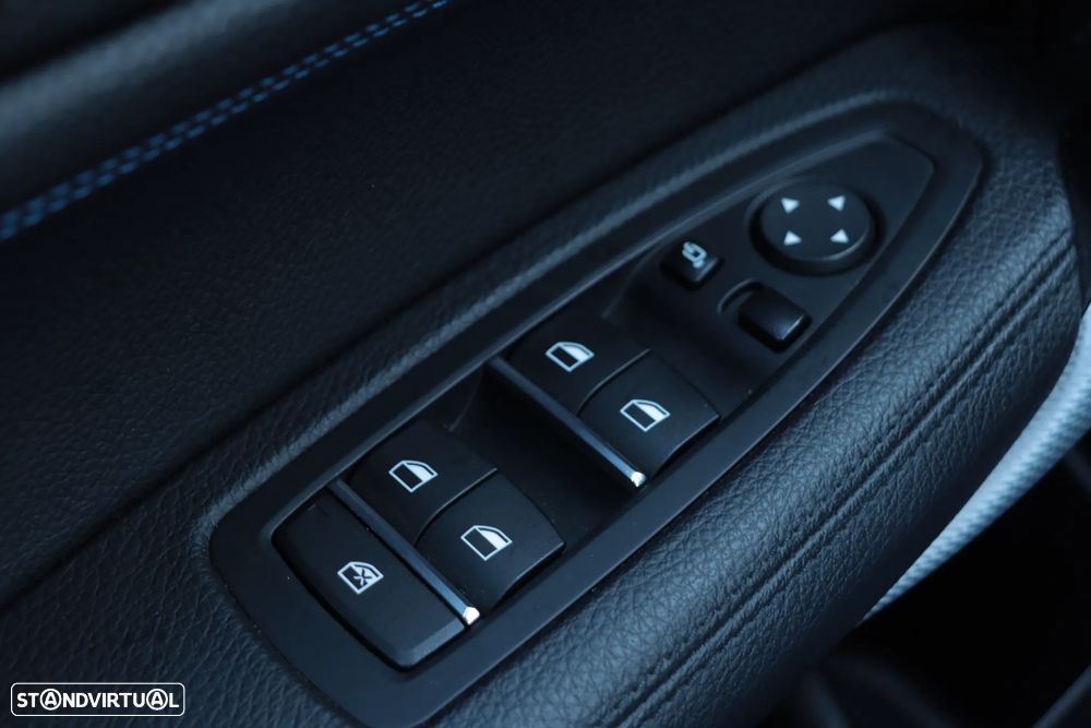 BMW 118 d Pack M - 28