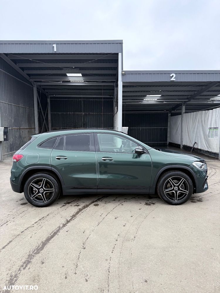 Mercedes-Benz GLA - 8