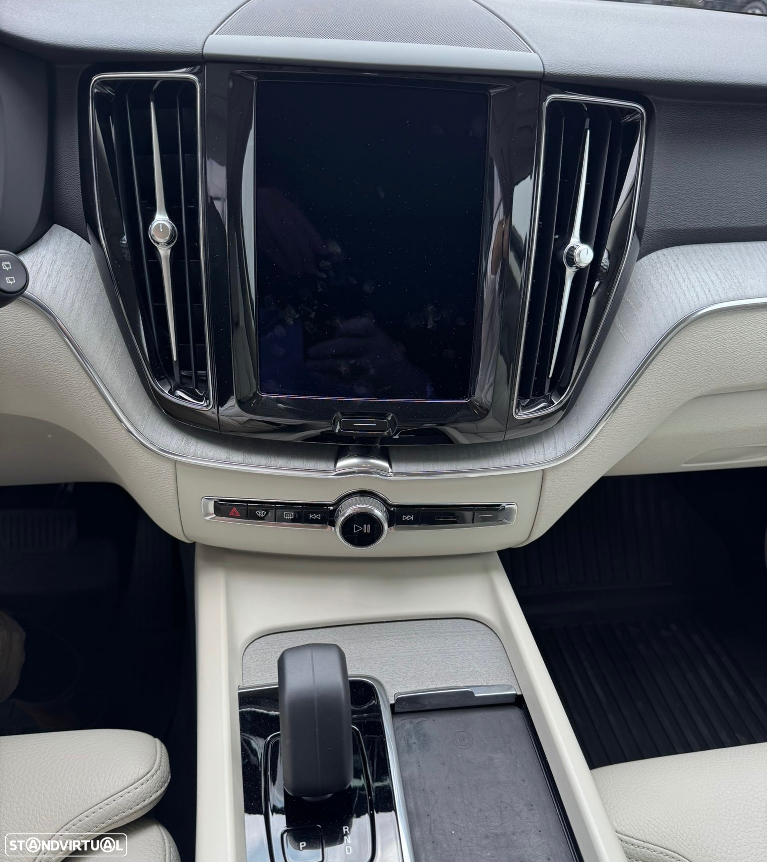 Volvo XC 60 2.0 T6 PHEV Inscription AWD - 4