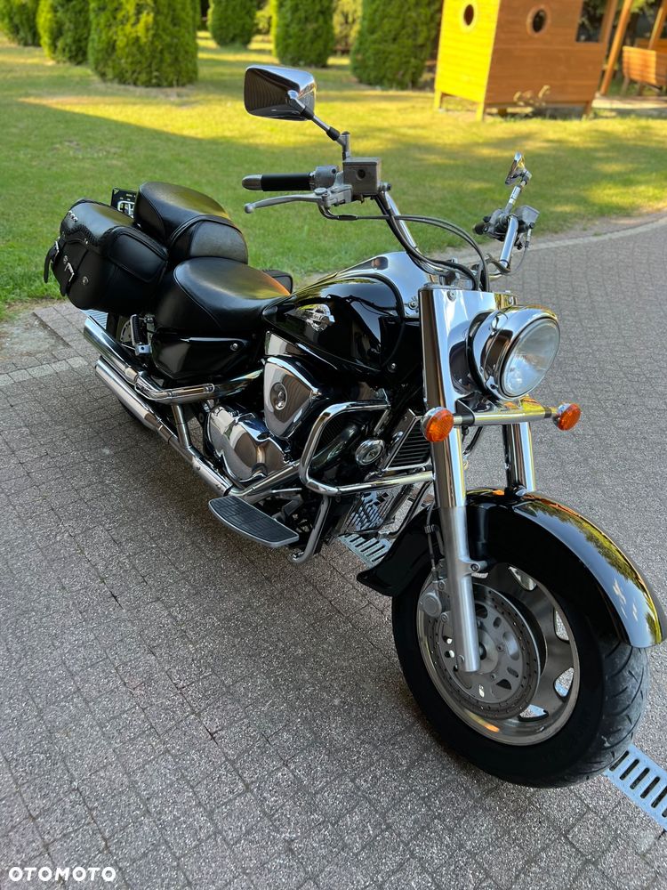 Suzuki Intruder - 7