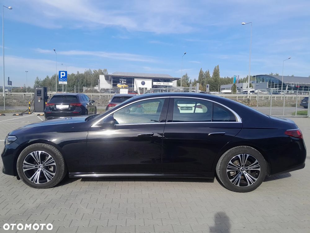 Mercedes-Benz Klasa E 200 mHEV 4-Matic Avantgarde 9G-Tronic - 3