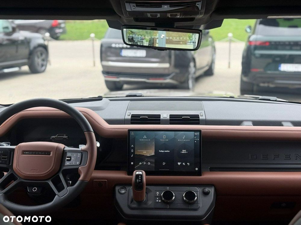 Land Rover Defender - 14