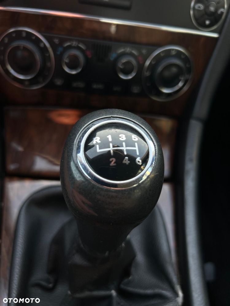 Mercedes-Benz Klasa C 180 Kompressor Classic - 29
