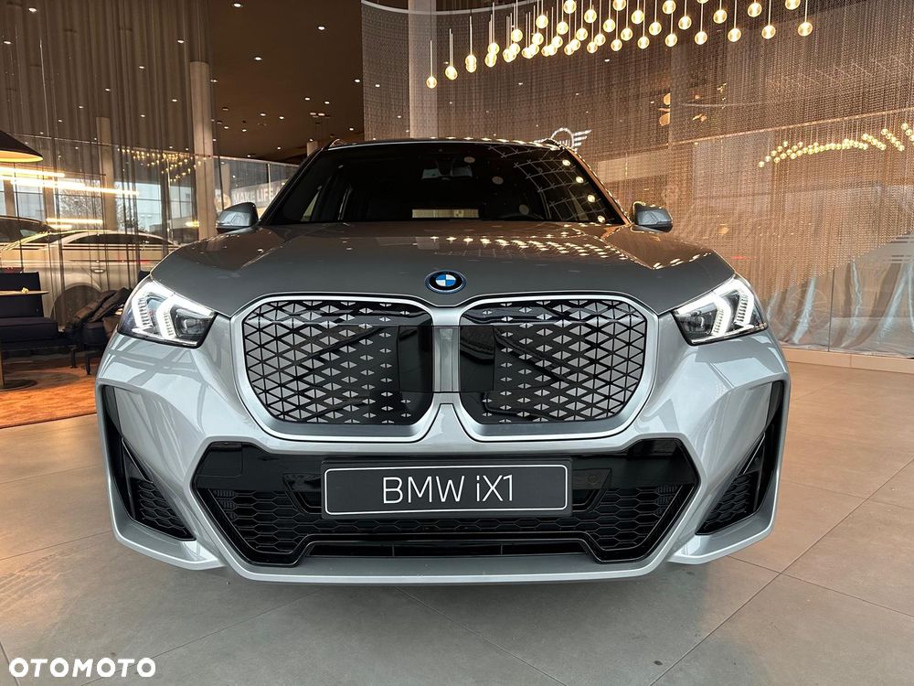 BMW iX1 eDrive20 66.5kWh M Sport Edition - 10