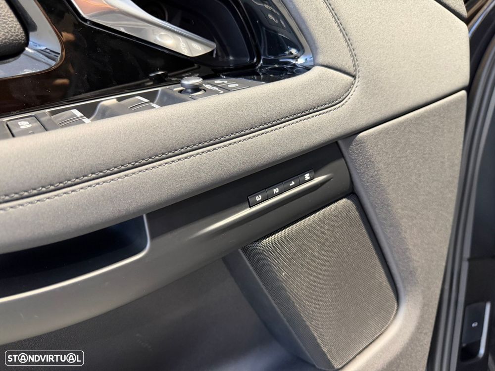 Land Rover Range Rover Evoque P300e R-Dynamic HSE - 19