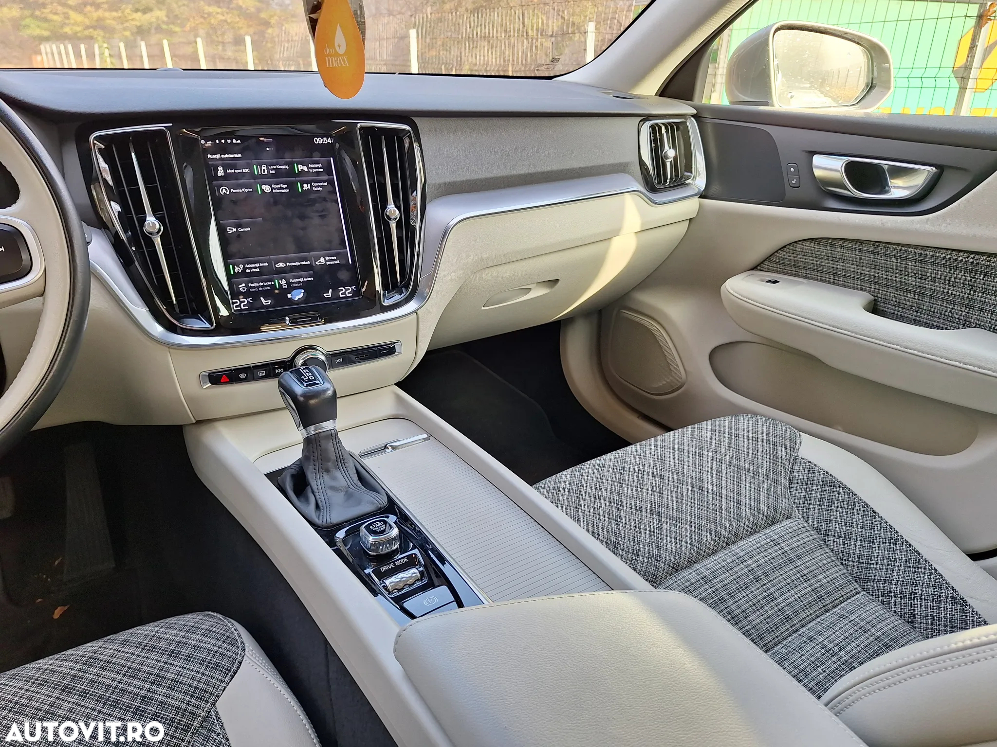 Volvo V60 D4 AWD Momentum - 5